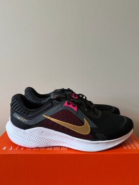 Nike Quest 5 Black Metallic Gold DD9291-009 Women’s Size 10.5